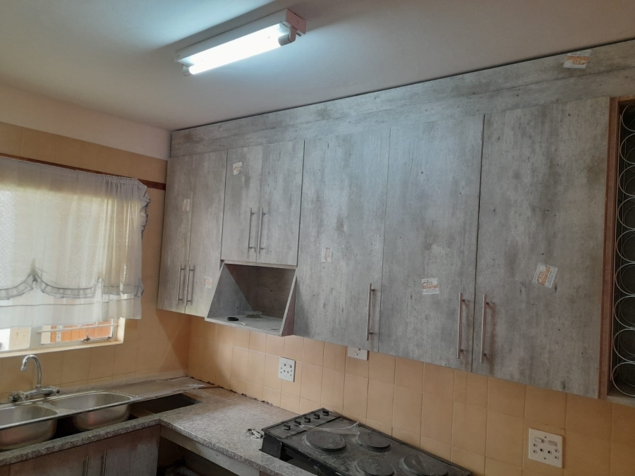 To Let 1 Bedroom Property for Rent in Langenhovenpark Free State